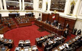Crisis política en Perú tras la disolución del Congreso