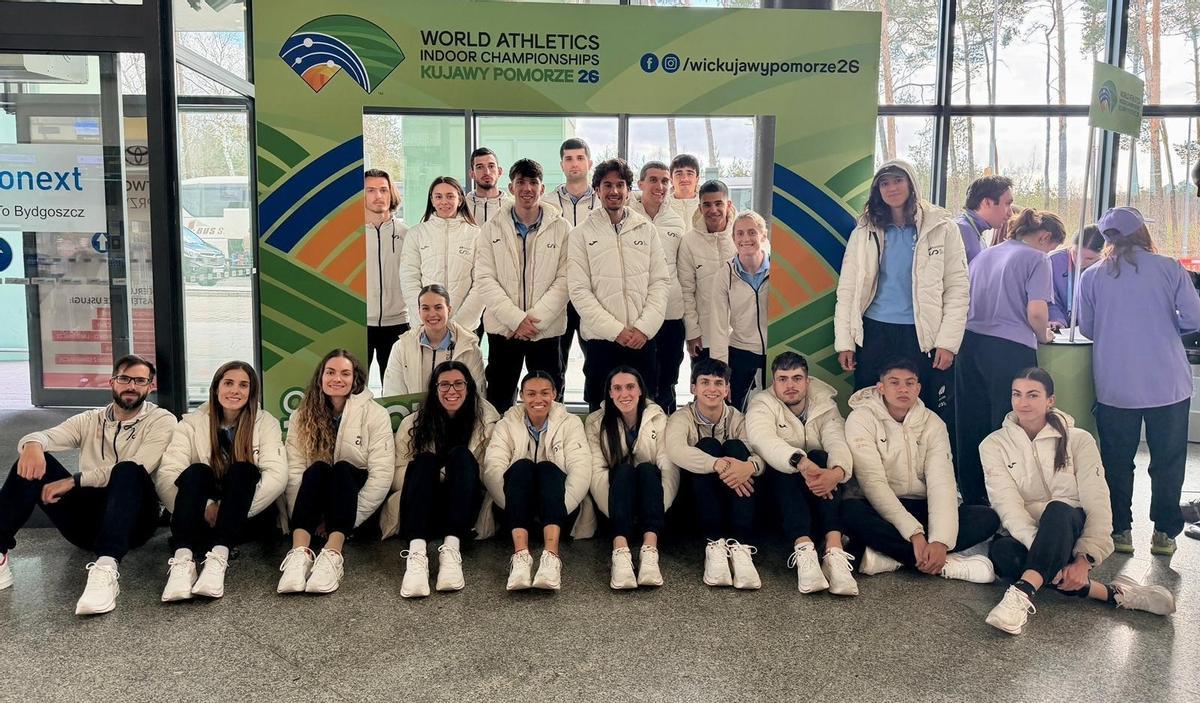 Carmen Avilés, agachada en la segunda fila, con la selección española presente en Torun.