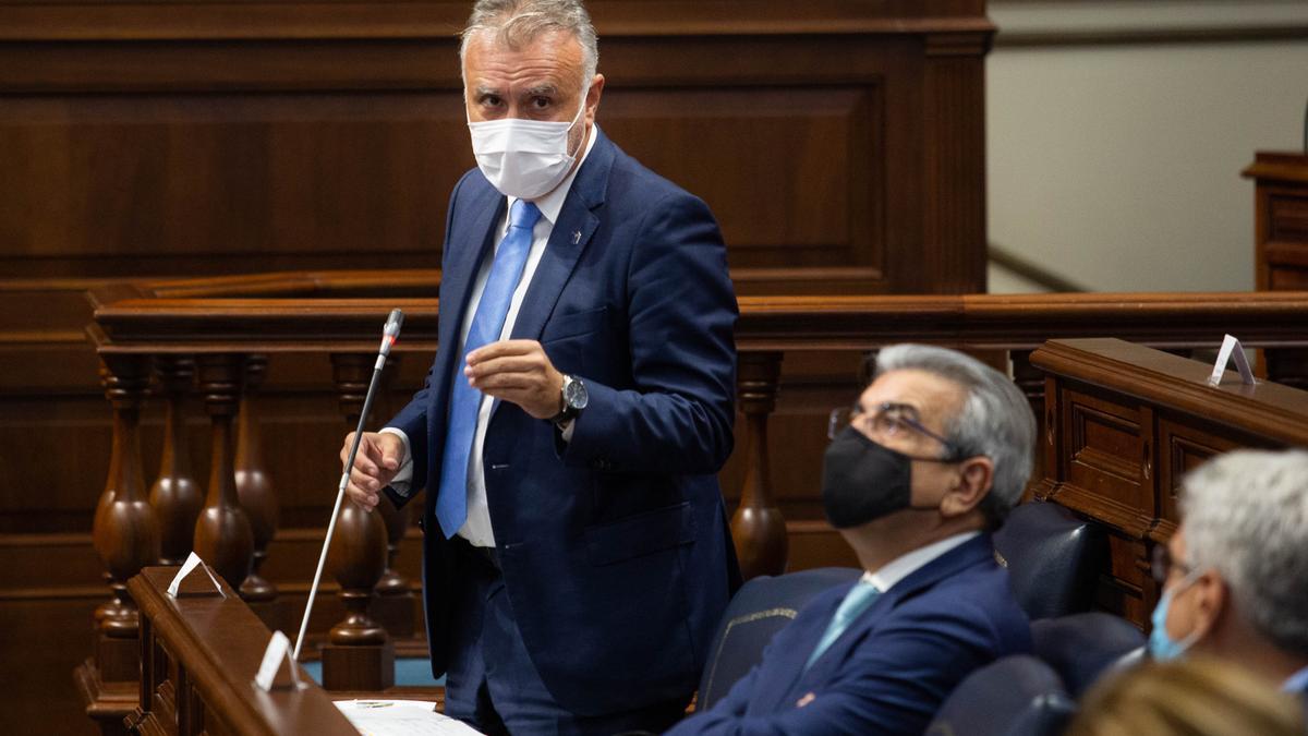 Pleno del Parlamento de Canarias