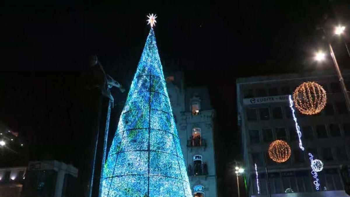 En Vigo se hace la luz para iluminar la Navidad