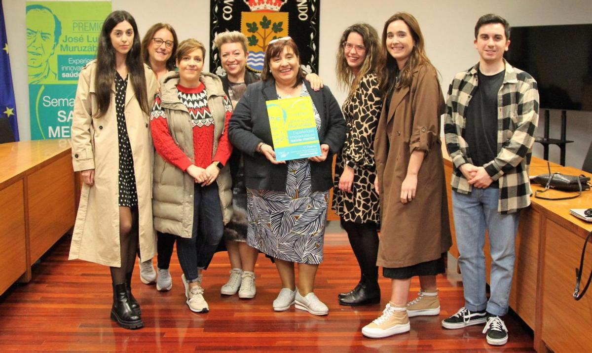 El equipo de Anhida, tras la entrega del Premio José Luis Muruzábal de Salud Mental. | // LA OPINIÓN