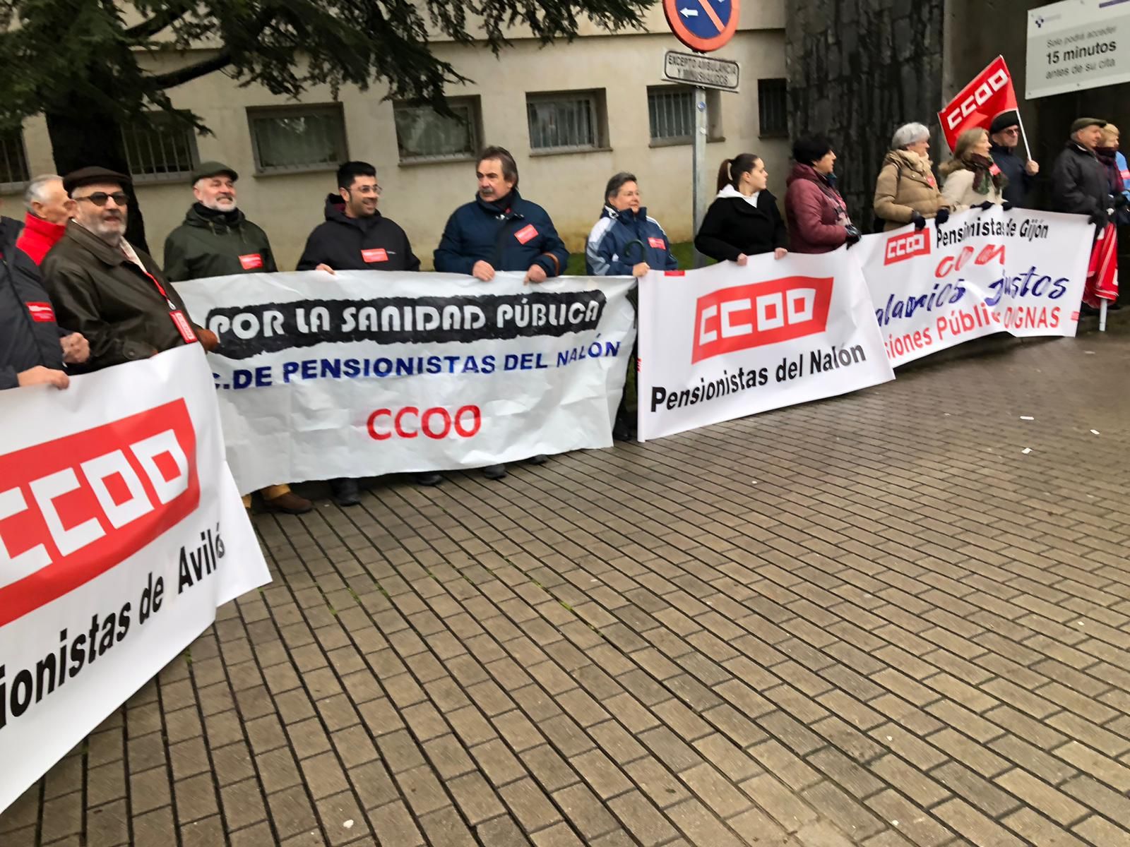 Protesta de los pensionistas en Langreo para pedir mejoras en la sanidad