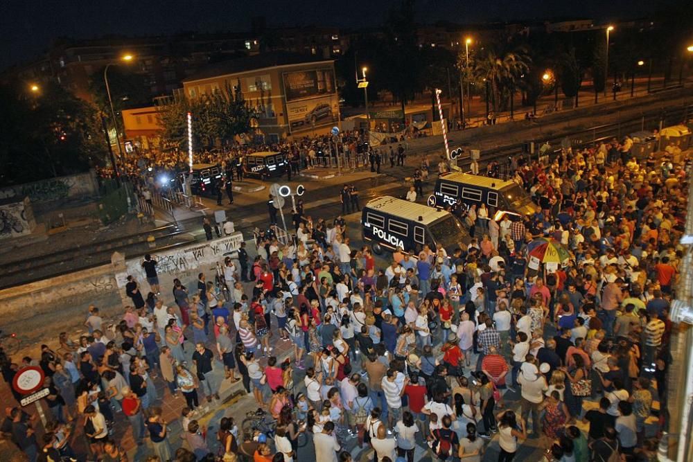 Tensión en El Rollo en el séptimo día de protestas por el soterramiento