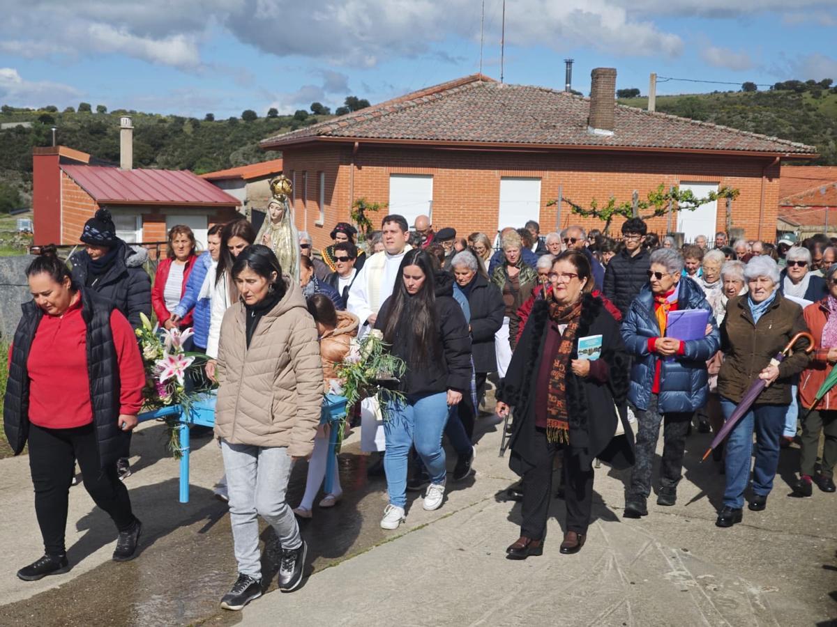 La romeria de la Virgen de Fátima en Fradellos: una devoción en auge desde 1976 La romeria de la Virgen de Fátima en Fradellos: una devoción en auge desde 1976