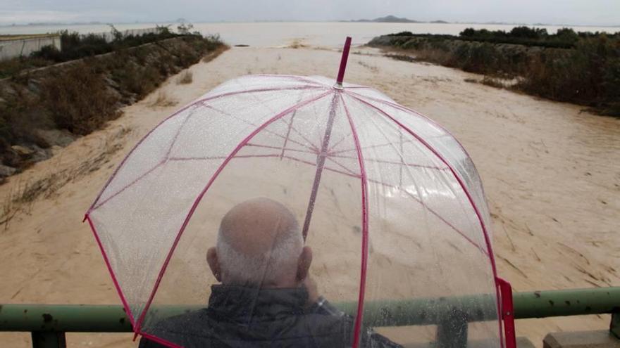 La CHS advierte de que Bahía Bella se inunda al estar bajo el nivel de la rambla