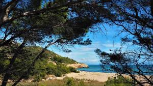 Paisatge de la Cala Justell, a lHospitalet de lInfant i la Vall de Llors