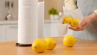 Cáscaras de limón en la cocina: la receta de limpieza que no debes perderte si quieres acabar con las incrustaciones