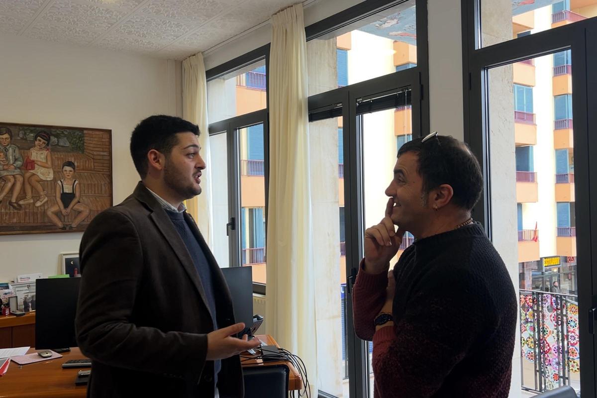 L'alcalde de Portbou, Gael Rodríguez i Dani Sanchez, referent de sensellarisme del Consell Comarcal de l'Alt Empordà.