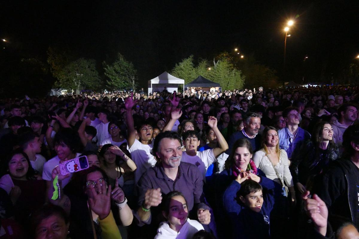 EN IMATGES | La Banda Neon i Dj Ruben Rider van animar la segona nit del Rampell