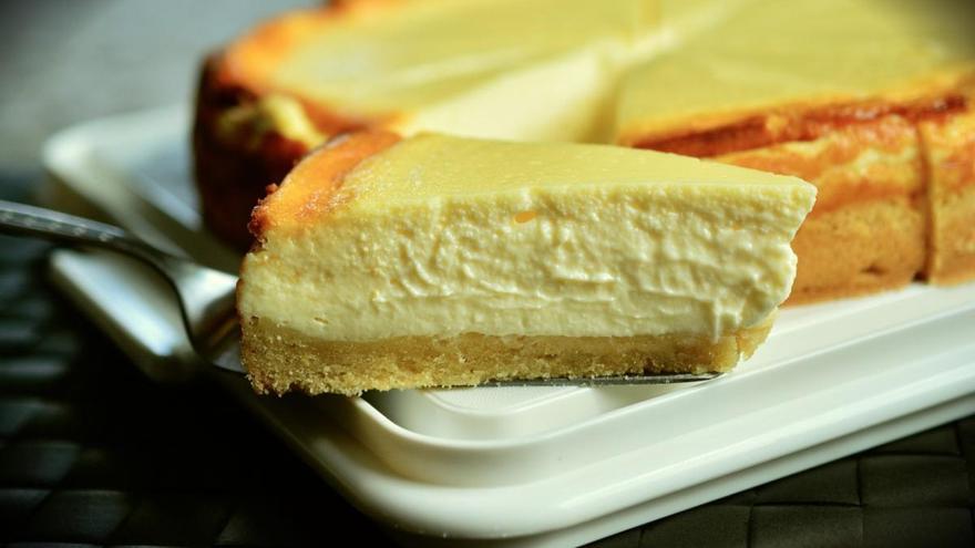 RECETA TARTA DE QUESO LA VIÑA  Aprende a hacer la famosa tarta de queso de  La Viña en solo 30 segundos