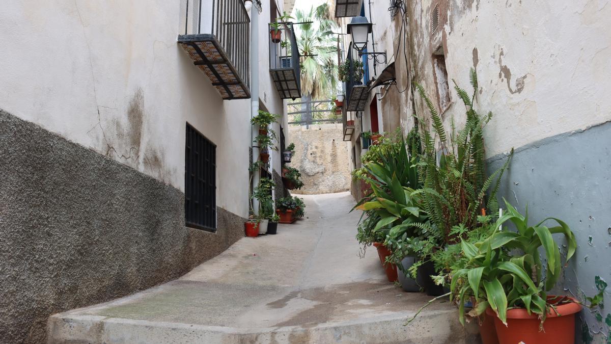 Imagen de una calle ubicada en el casco antiguo de Onda.