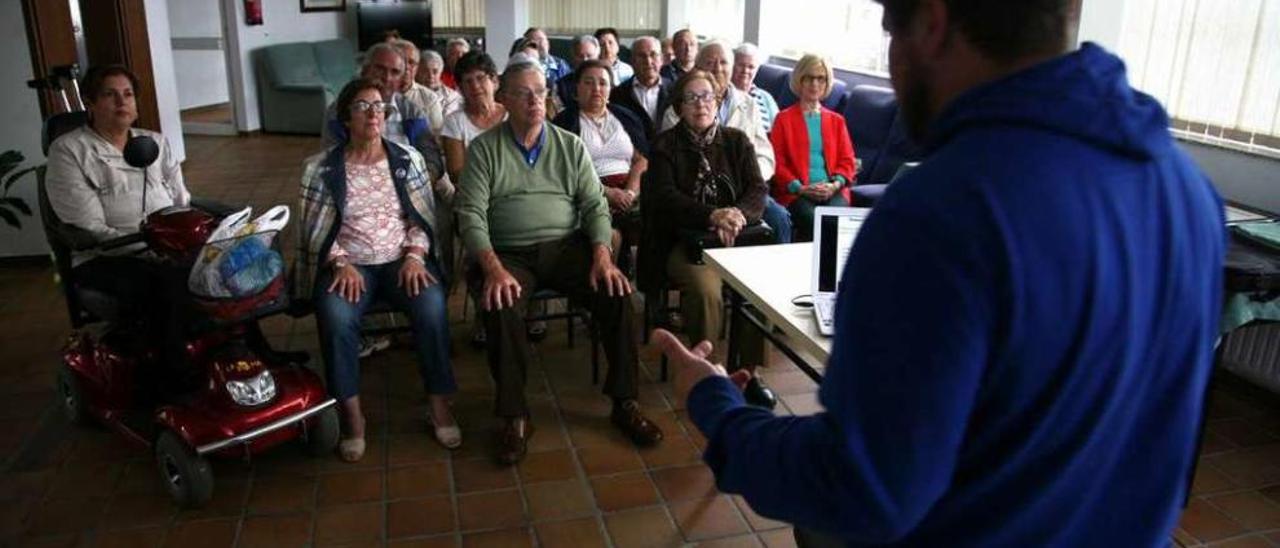 Una de las actividades organizadas por Cruz Roja en Lalín. // Bernabé/Luismy