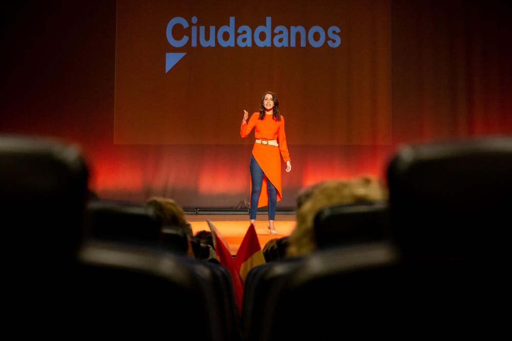 Inés Arrimadas: "Pedro Sánchez es un peligro público"