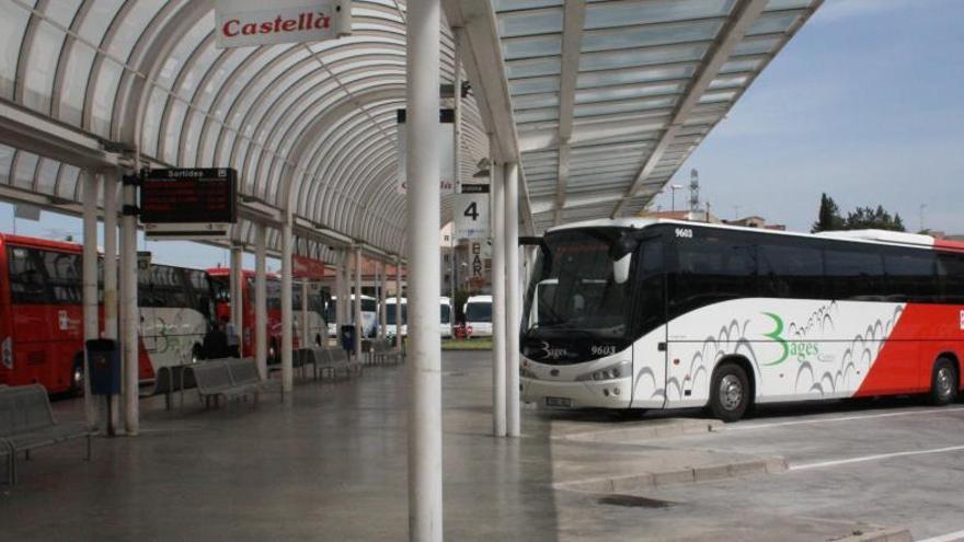 Autobusos de Bages Exprés a l&#039;estació de Manresa