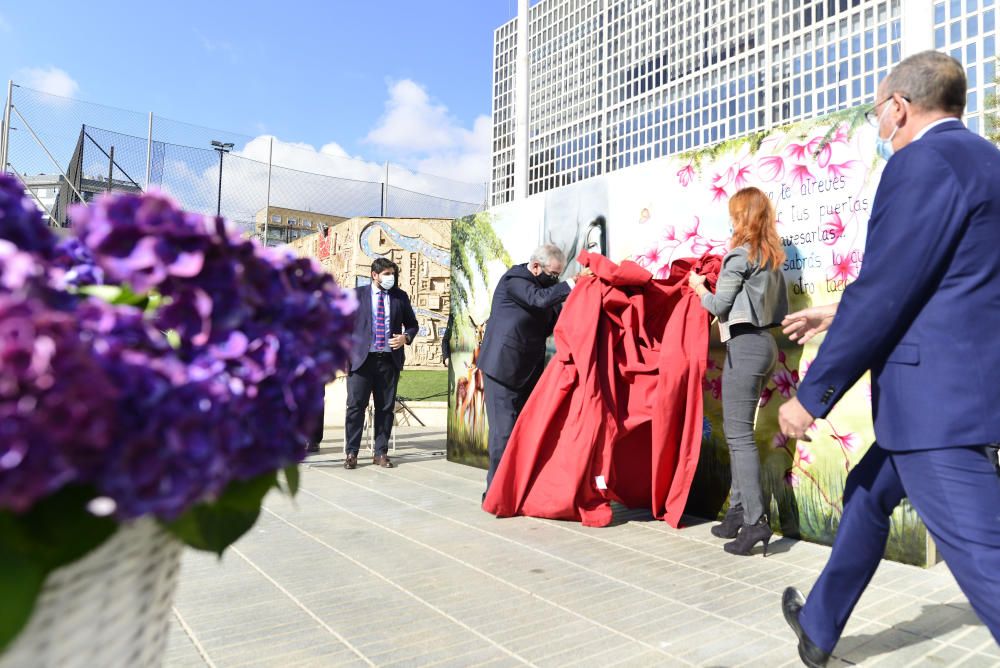 Homenaje a las víctimas de la violencia machista en la Asamblea Regional