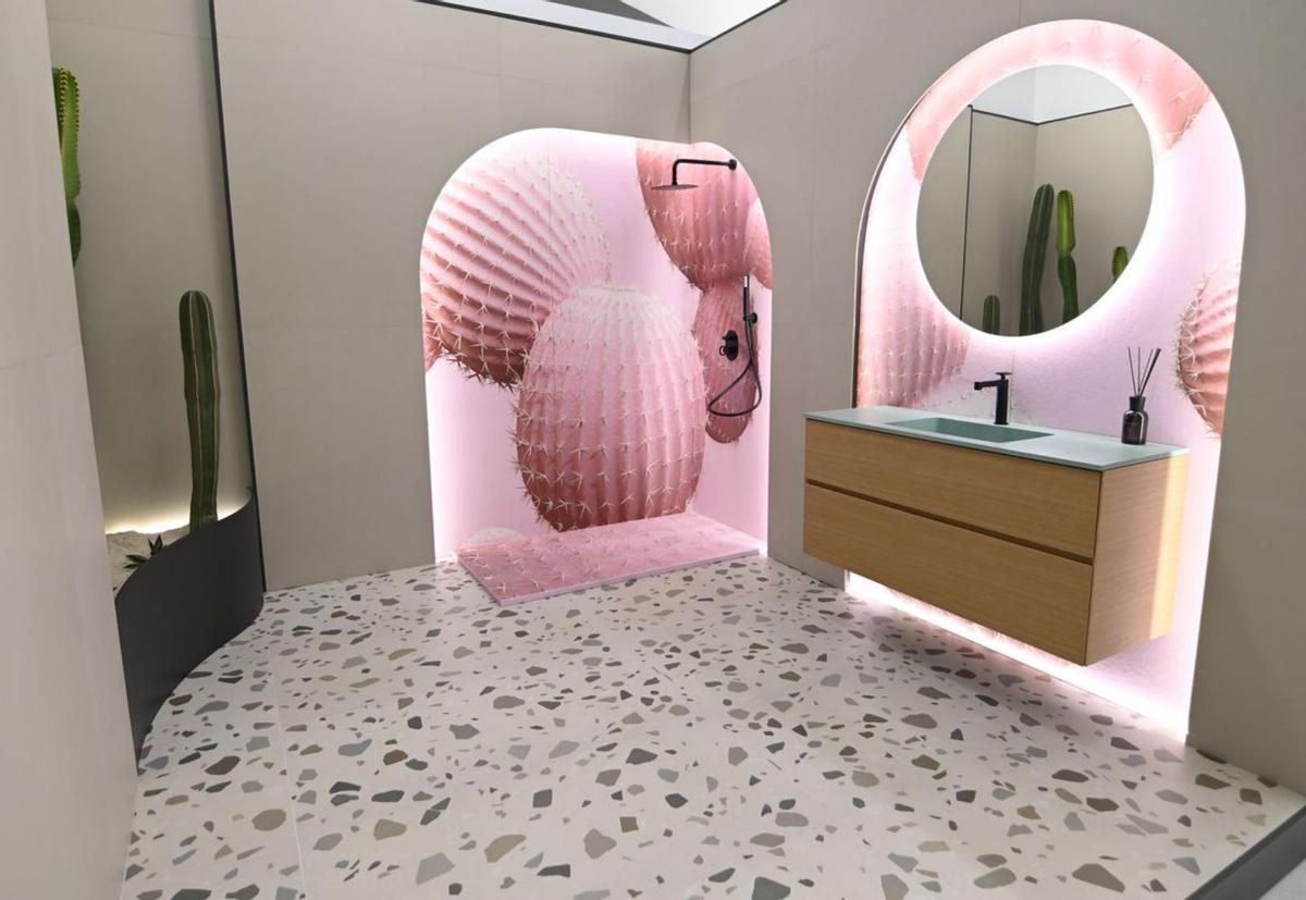 INNOVACIÓN. Clientes, arquitectos, interioristas y distribuidores se dan cita en el ‘showroom’ de la firma para vivir una experiencia personalizada y conocer las últimas tendencias.