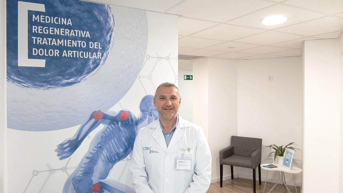 El doctor Jarabo de la Clínica Cres, especialista en el tratamiento de la artrosis y el dolor articular con medicina regenerativa.