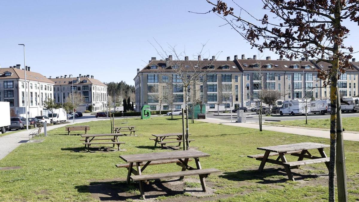 Merenderos públicos y edificios residenciales en Milladoiro (Ames)