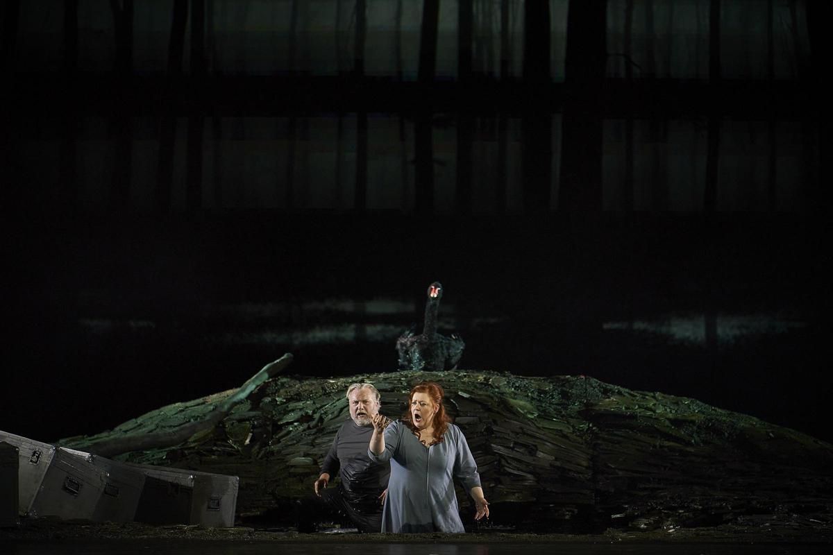 Así es ‘Lohengrin’ de Katharina Wagner estrenado en el Liceu