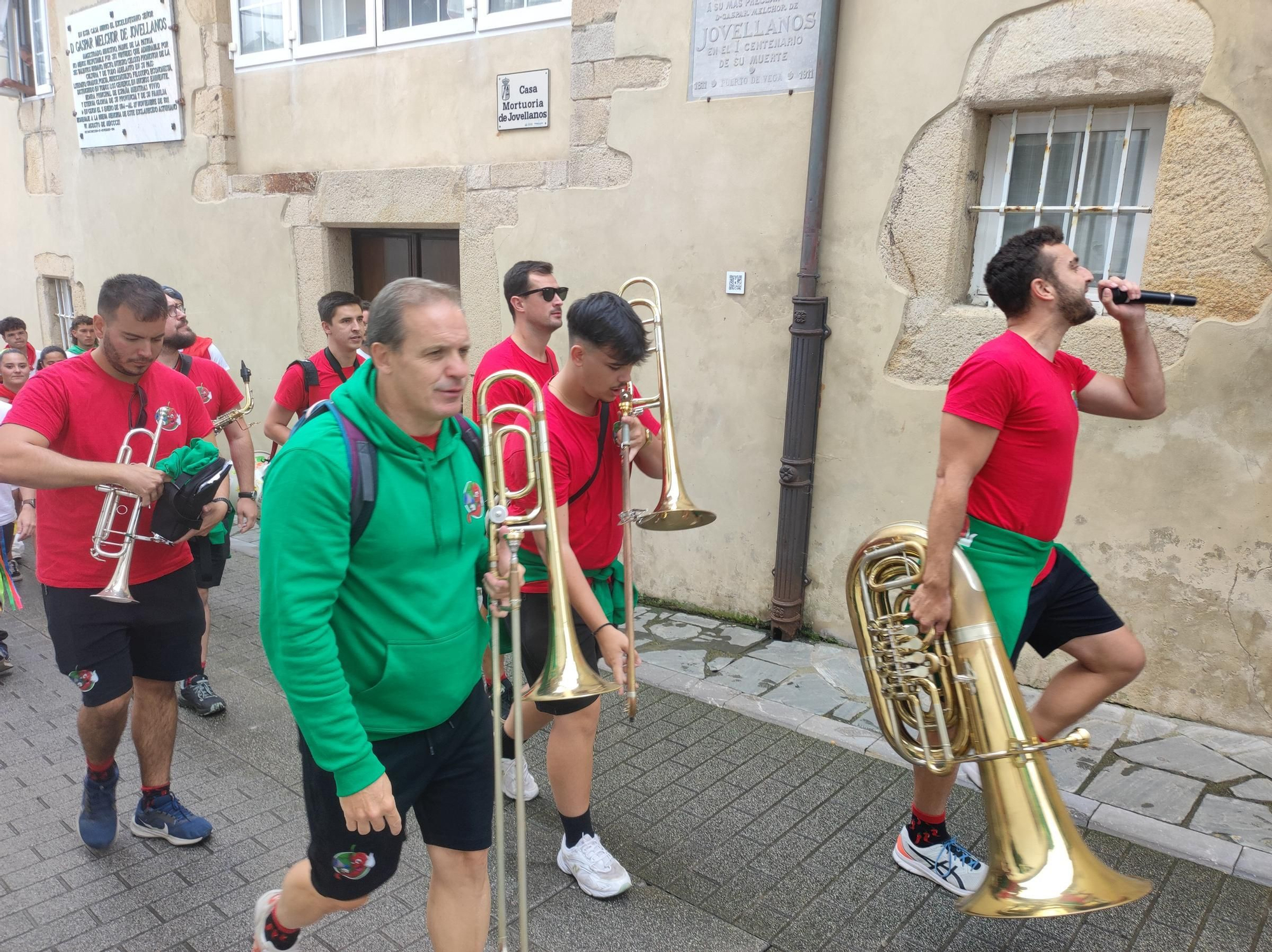 En imágenes: Así fue la salida de los romeros para celebrar la jira que cierra Las Telayas