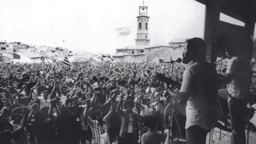 Concentración aragonesista en Caspe, en 1976