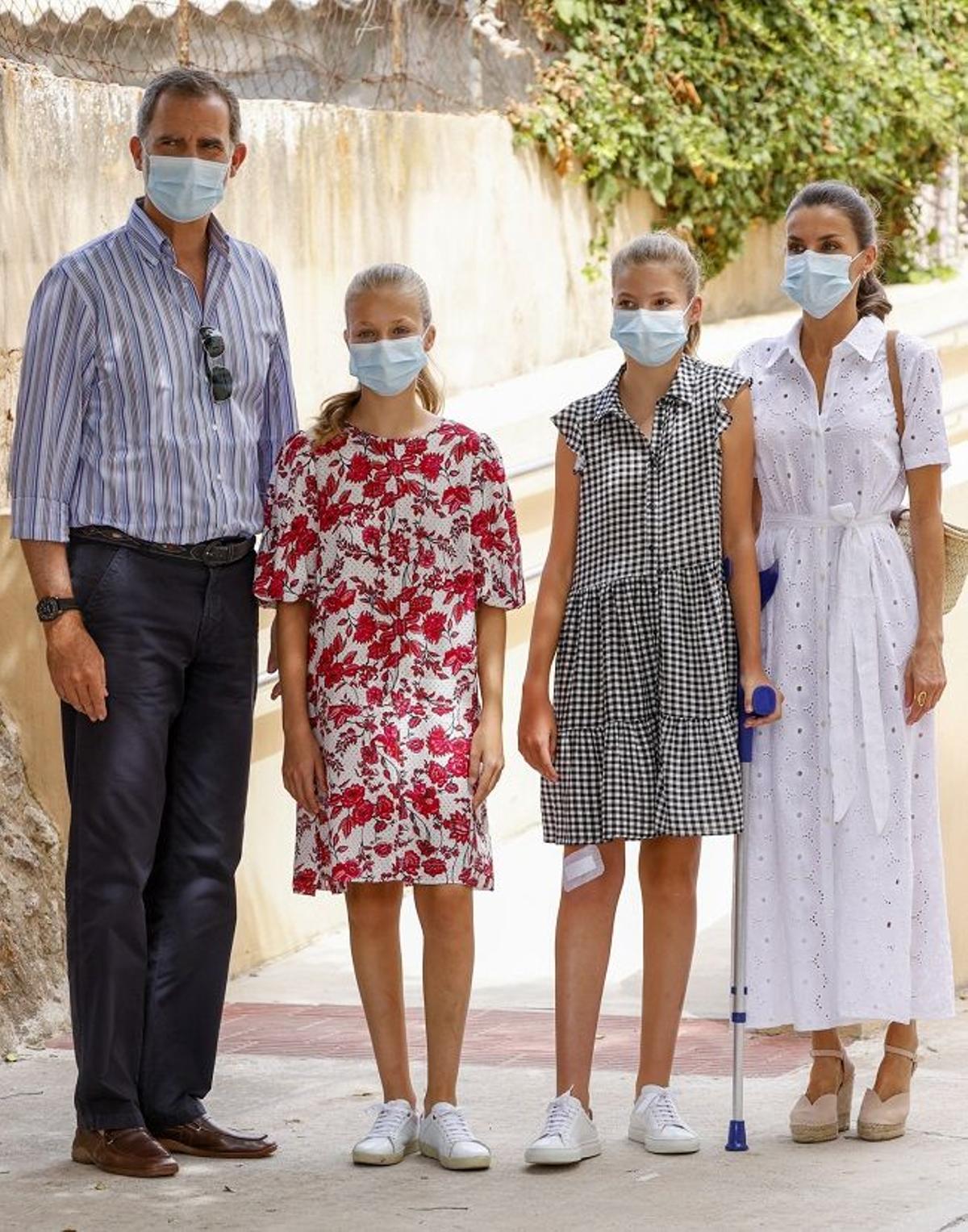 El rey Felipe VI, la reina Letizia, la princesa Leonor y la infanta Sofía visitan el centro socioeducativo Naüm, en Mallorca