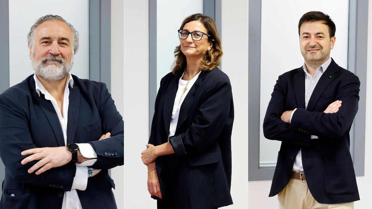 José Luis Borau, Jefe del Departamento de Accesibilidad al Entorno Construido de Fundación Once; Carmen Peleteiro, vocal de la junta de gobierno del Colegio de Administradores de Fincas de Galicia; y Manuel Martínez, presidente de la Delegación de Vigo del Colegio Oficial de Arquitectos de Galicia.