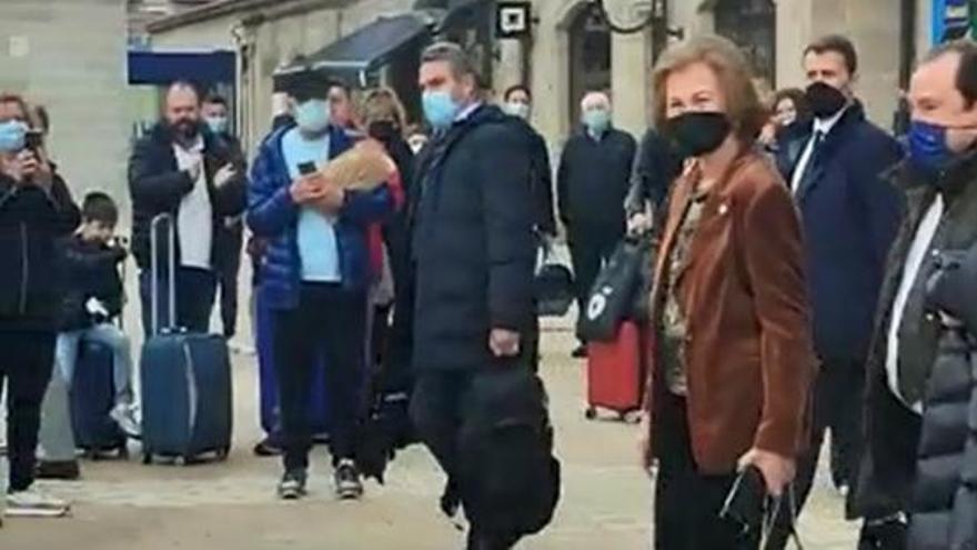 La reina Sofía visita el Banco de Alimentos de Ourense