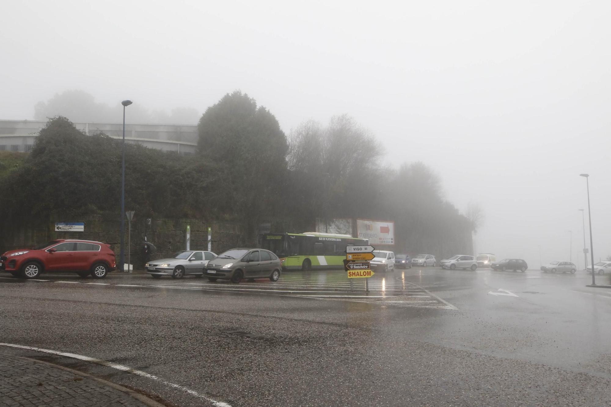 Una mañana de colapso para pruebas PCR en el Autocovid del Meixoeiro