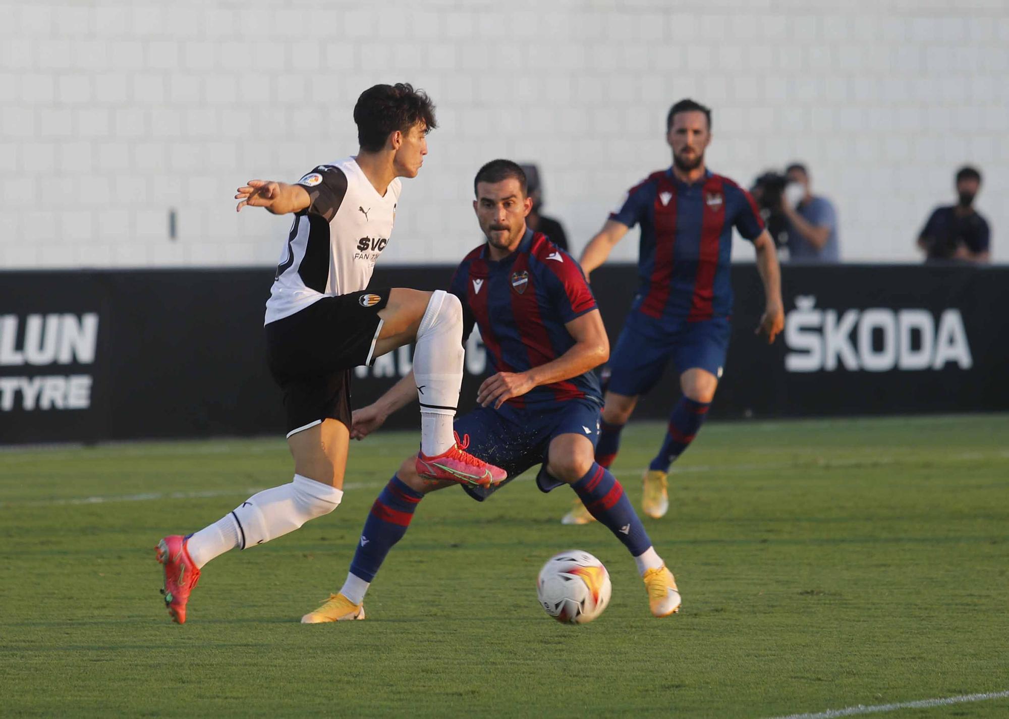 El Derbi Valencia - Levante, en imágenes