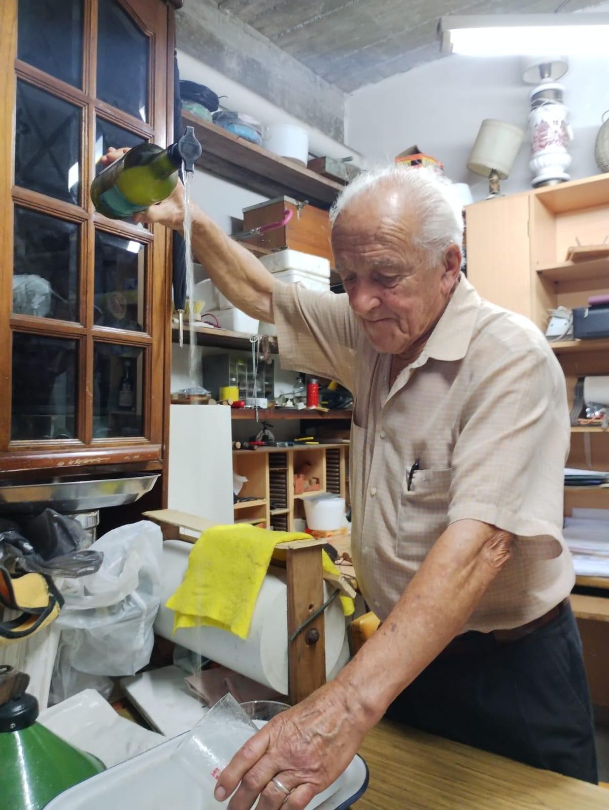 Jose Naredo, escanciando