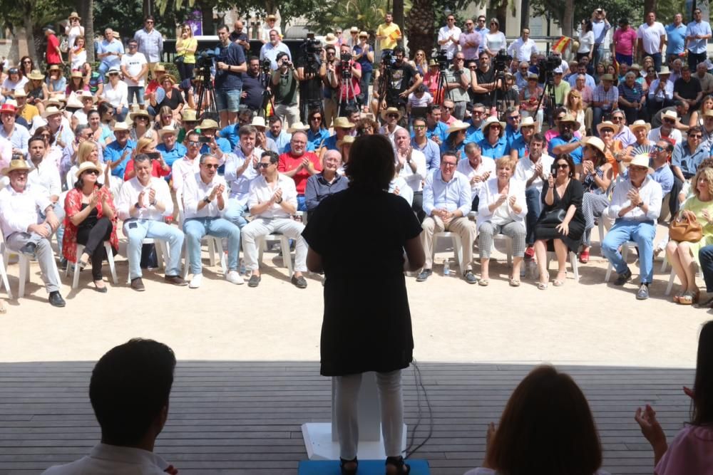 Sáenz de Santamaría se lanza a la conquista del PP desde Málaga