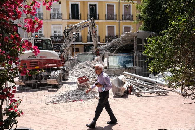 El acuario de la Plaza Nueva de Alicante, reducido a escombros