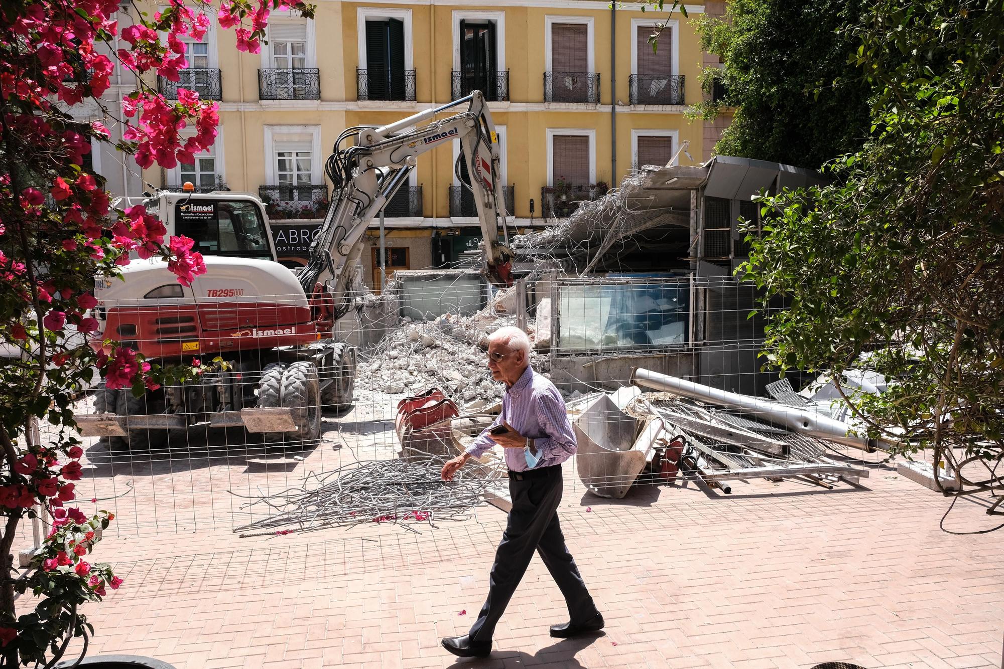 El acuario de la Plaza Nueva de Alicante reducido a escombros