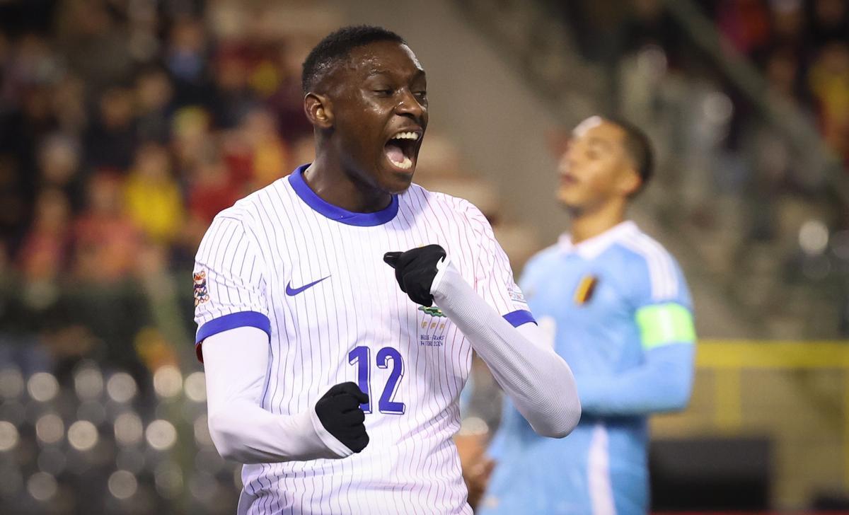 Randal Kolo Muani celebra uno de sus goles en el Bélgica-Francia.
