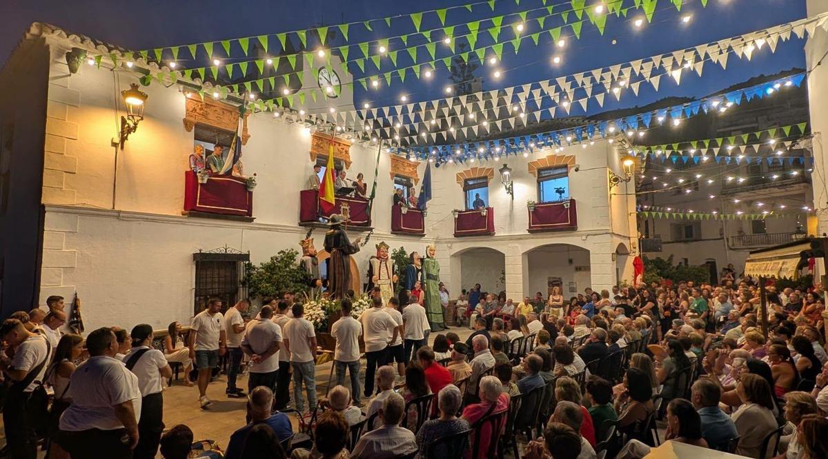 Así celebra Casarabonela su tradicional Feria de Santiago