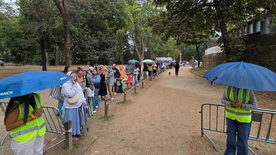 Concierto de Viva Suecia: la lluvia no desanima a los fans, que guardan cola en Castrelos