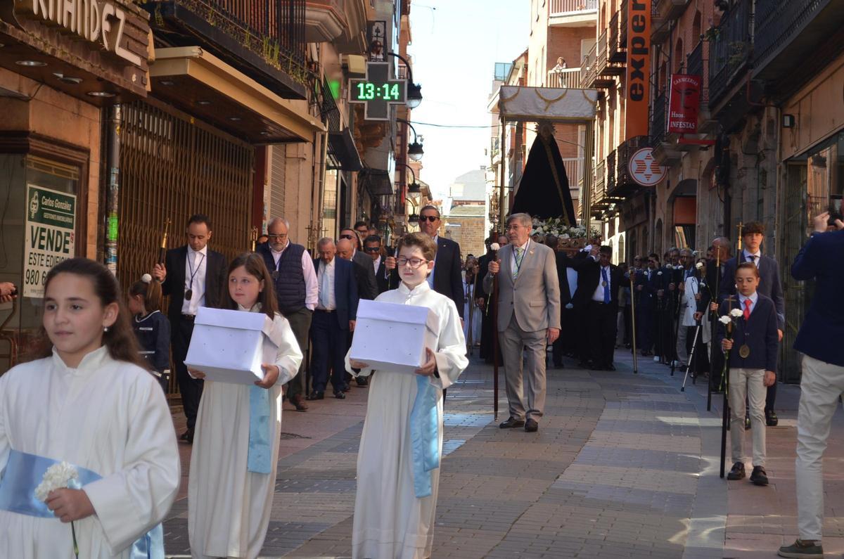 La Procesión del Resucitado en Benavente, en imágenes