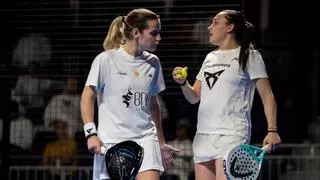 Sánchez y Ustero y Claudia y Calvo avanzan en Rotterdam en una jornada marcada por las lesiones