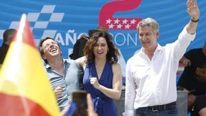 Feijóo insta a manifestar-se contra el Govern i «no confiar-se»: «Com més febles són, més perillosos»