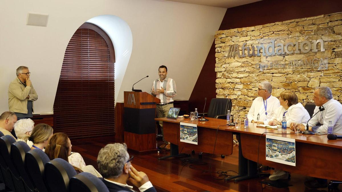 Presentación de la aplicación Galtaxi por Ugataxi (Unión Gallega de Taxistas), este jueves en Vigo.