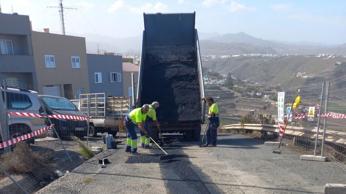 Trabajos de saneamiento en el barrio de Ladera Alta.