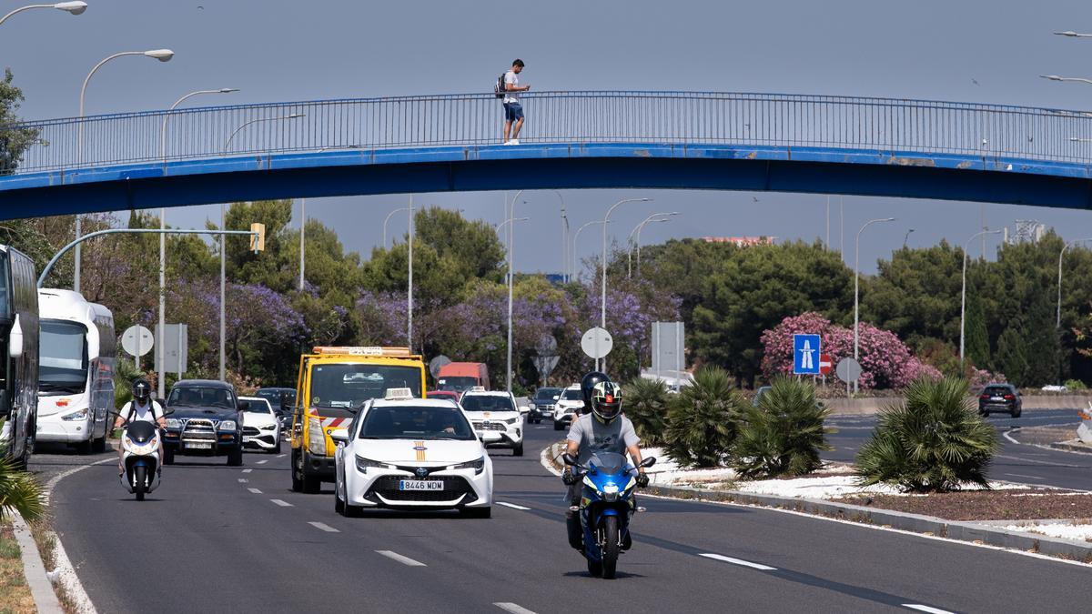 Imagen de la autopista del aeropuerto de Palma con el carril Bus-VAO deshabilitado