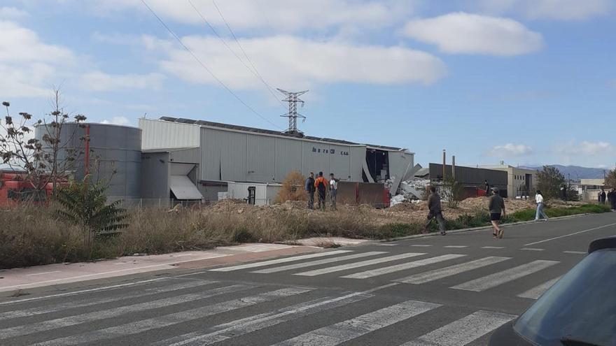Tres muertos y siete heridos por una explosión en una fábrica de Alicante