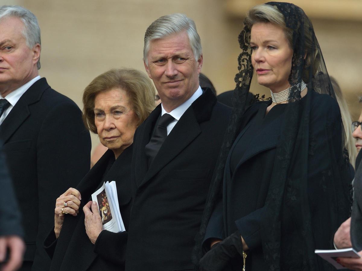 La Reina Sofía junto a los reyes de Bélgica, Felipe y Matilde, en una imagen de archivo.