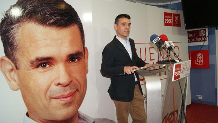 El portavoz del PSOE, José Bernal, pide al Consistorio que se persone en la causa.