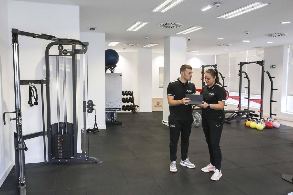 Carlos Bernardo CEO de CBO Sport y Alba Lana, entrenadora y responsable del área de pilates Reformer