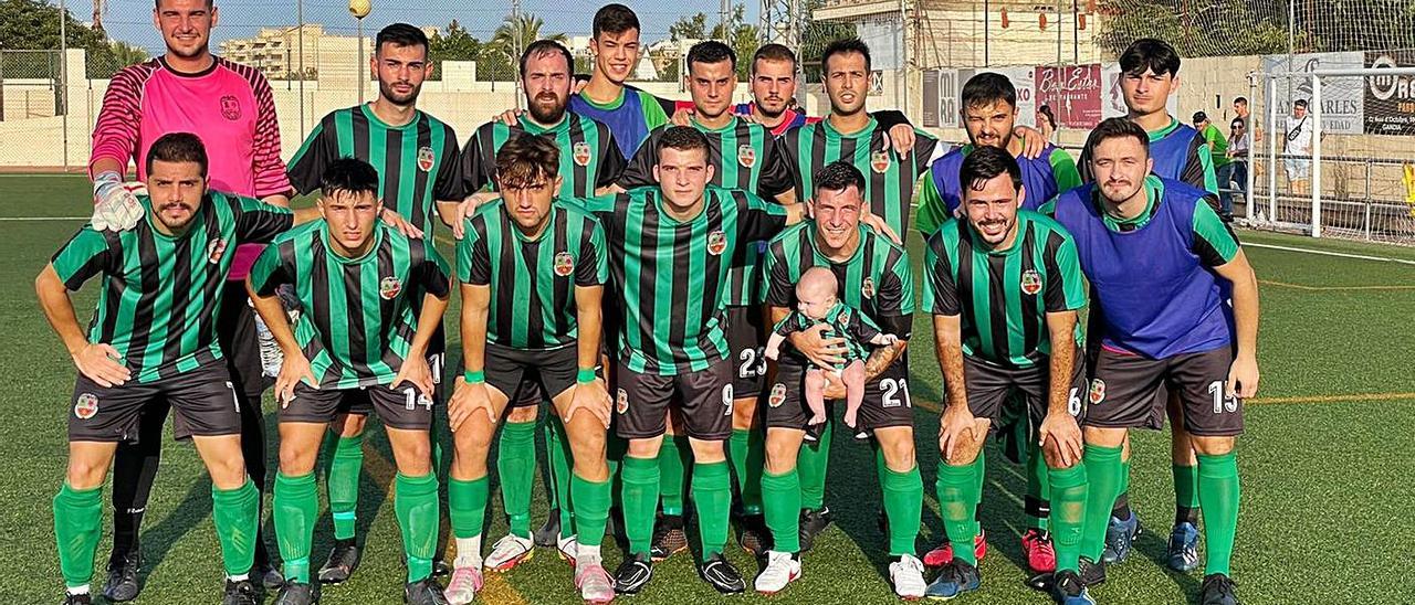 Titulares y suplentes del Daimús CF antes del partido ante la UD Portuarios Disarp. | DAIMÚS CF