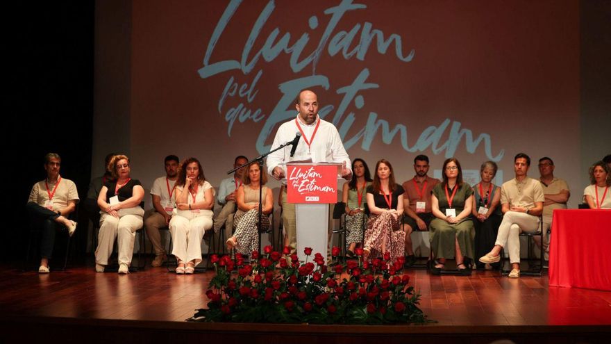 El secretario general de la FSE-PSOE, Vicent Roselló, en la clausura del congreso del pasado 21 de junio. | MARCELO SASTRE