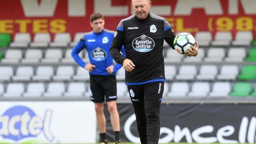 Pepe Mel, en el entrenamiento de ayer en Vilalba